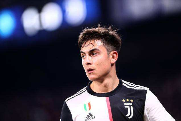  弗拉霍维奇戴帽佛罗伦萨强势重返欧冠区  